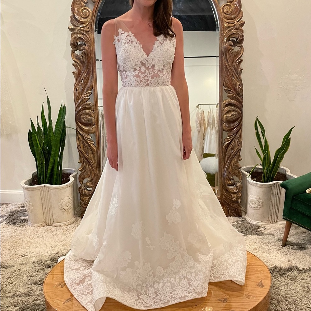 Barbara Kavchok, Alexa wedding dress